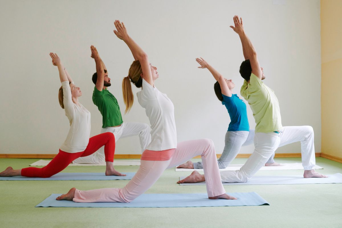 Yoga Your Home Practice Companion : Sivananda Yoga Vedanta Centre:  Amazon.in: Books